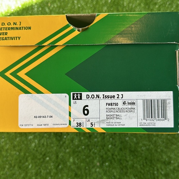 Adidas D.O.N. Issue #2
Crayola Jazzberry Jam. - Picture 7 of 8